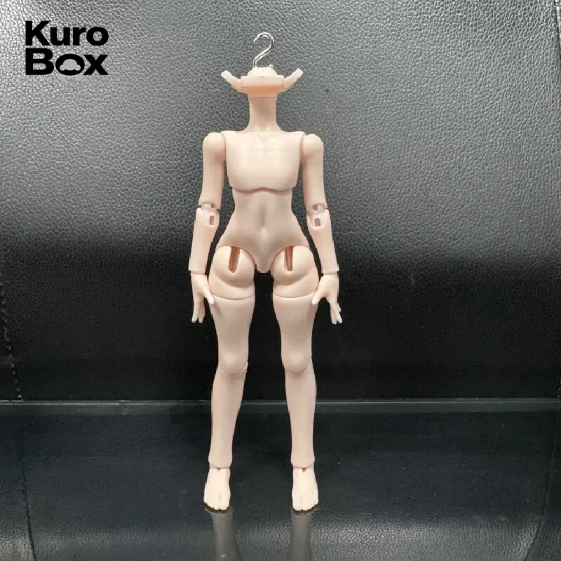 Новое универсальное тело для куклы BJD в масштабе 1/8 с шарнирными соединениями и сменными частями рук и ног для самостоятельной кастомизации, для коллекционеров кукол.
Новое универсальное тело для куклы BJD в масштабе 1/8 с шарнирными соединениями и сменными частями рук и ног для самостоятельной кастомизации, для коллекционеров кукол.