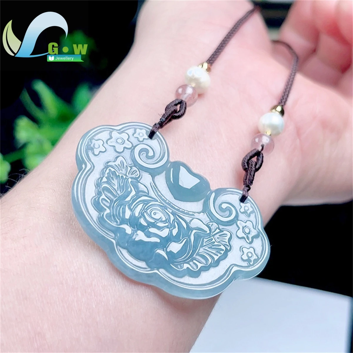 Natural Myanmar Jadeite Blue Water Floral Auspicious Pendant Necklace AAA Grade Jade Jewelry Luxury Gift for Women Men Unisex
Natural Myanmar Jadeite Blue Water Floral Auspicious Pendant Necklace AAA Grade Jade Jewelry Luxury Gift for Women Men Unisex