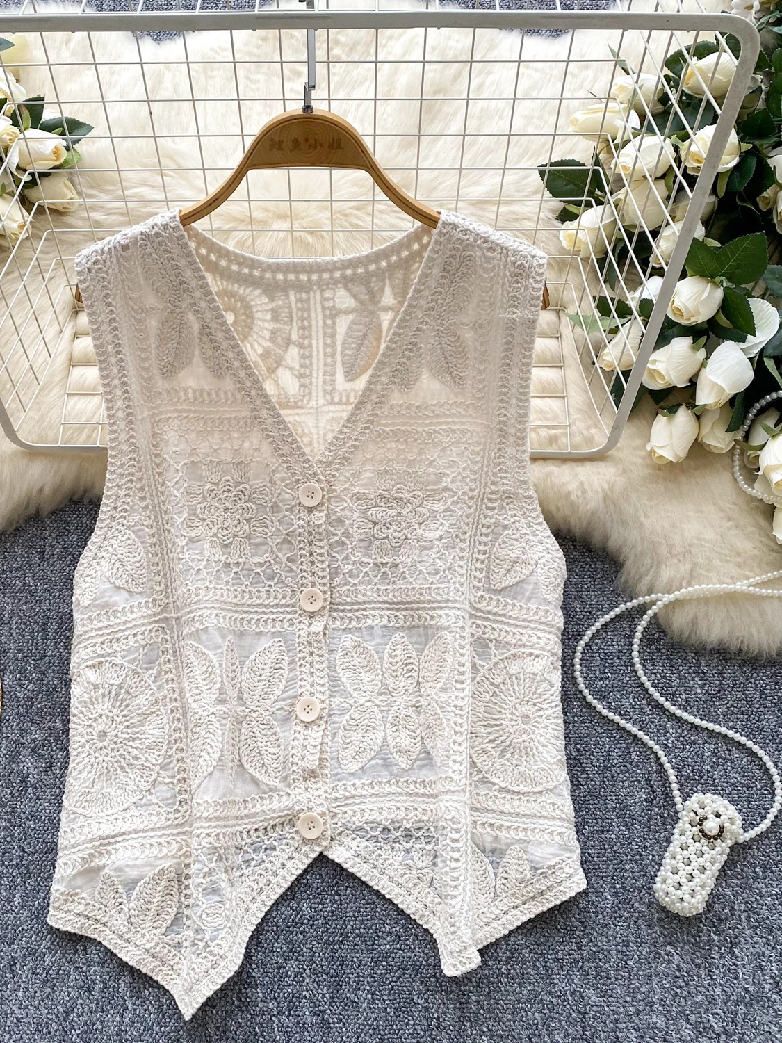Vaion Sle Women's Svel V-Ne Embroidery Open Cardigan Vest Irregular Heavy Hook Flower Artistic Retro Top
Vaion Sle Women's Svel V-Ne Embroidery Open Cardigan Vest Irregular Heavy Hook Flower Artistic Retro Top