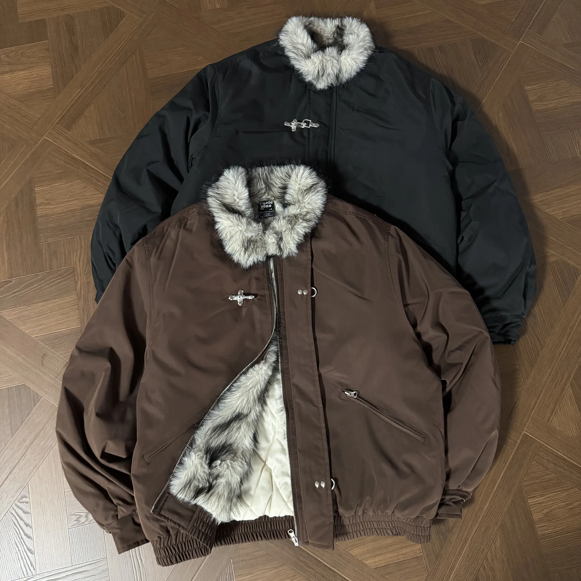 Мужская зимняя куртка с меховым воротником и хлопковой подкладкой Y2K, уличная одежда, уличная флисовая подкладка, толстые теплые спортивные пуховые пальто, мужская верхняя одежда
Мужская зимняя куртка с меховым воротником и хлопковой подкладкой Y2K, уличная одежда, уличная флисовая подкладка, толстые теплые спортивные пуховые пальто, мужская верхняя одежда