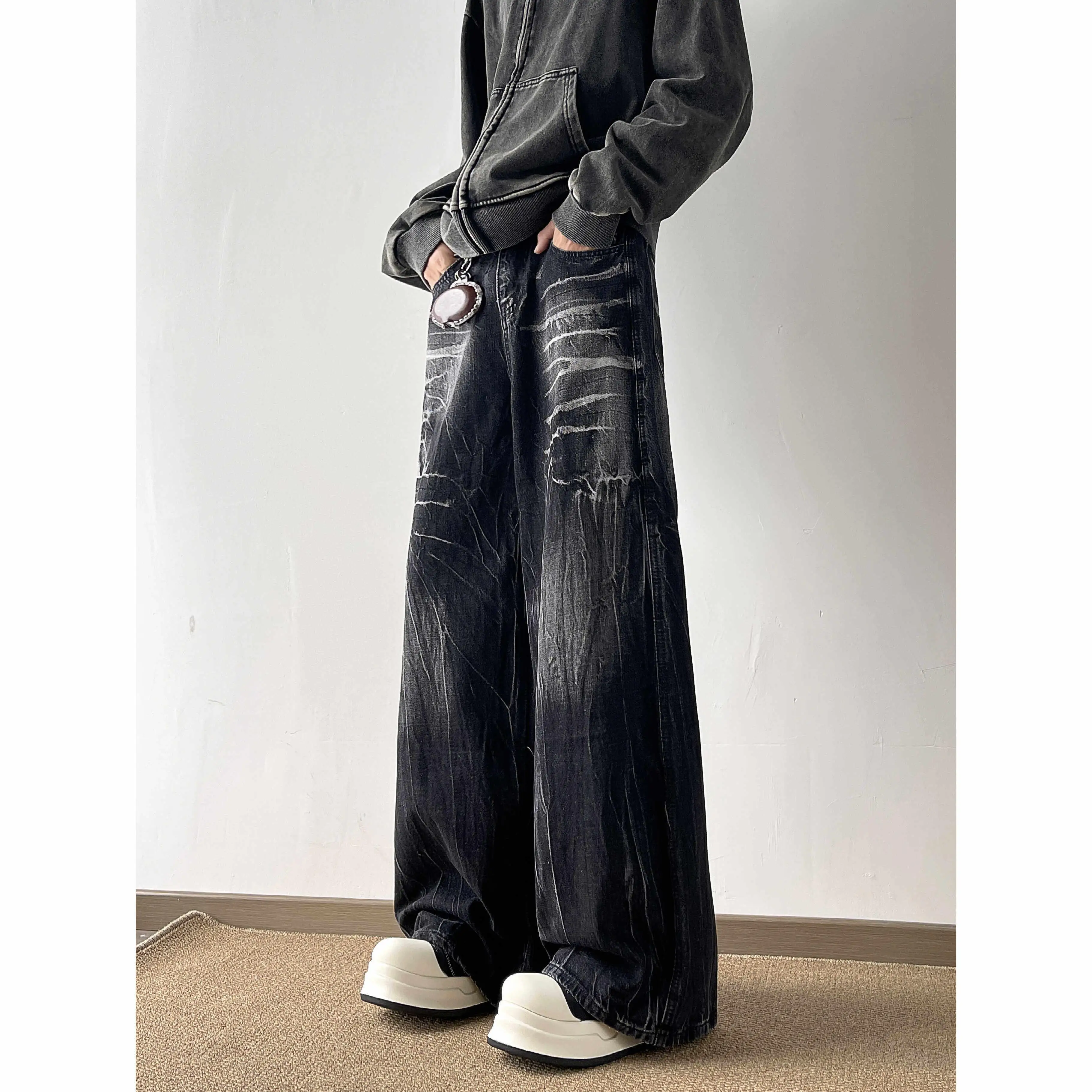 Black Vintage Men's Jeans Casual High Waist Loose Wide Leg Pants Straight Fit Autumn Fashion Trendy Brand Washed Design
Black Vintage Men's Jeans Casual High Waist Loose Wide Leg Pants Straight Fit Autumn Fashion Trendy Brand Washed Design