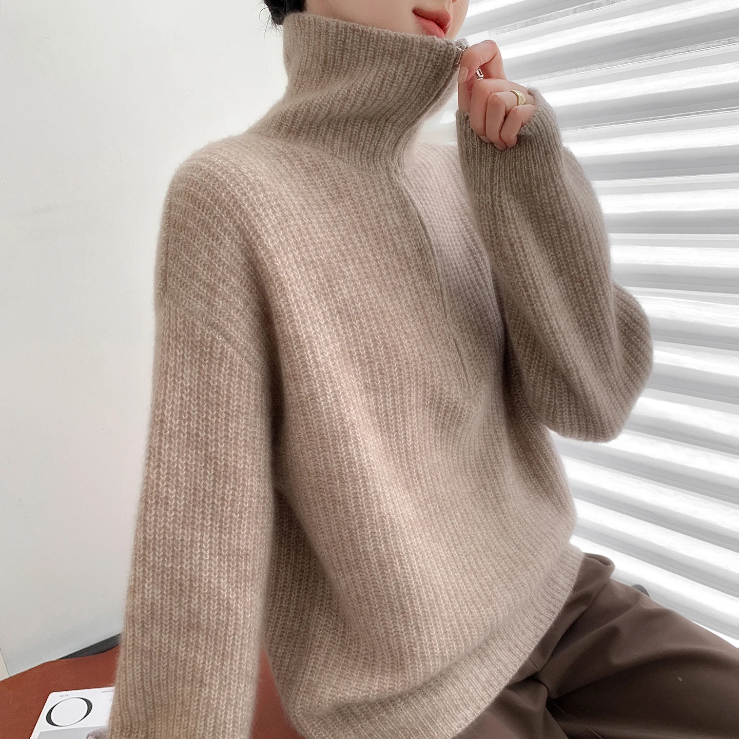 100% Pure Wool Winter Women Sweater Oversize Zipper Knitted Pullover Long Sleeve Solid Color Loose Women's Sweaters 2025 New 
100% Pure Wool Winter Women Sweater Oversize Zipper Knitted Pullover Long Sleeve Solid Color Loose Women's Sweaters 2025 New