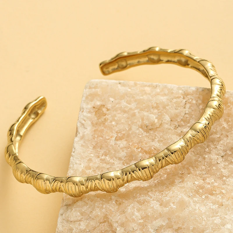 Elegant Textured Wave Line Shape Bangles For Women Fashion Stainless Steel Adjustable Bracelet Open bangle Party Jewelry Gifts
Elegant Textured Wave Line Shape Bangles For Women Fashion Stainless Steel Adjustable Bracelet Open bangle Party Jewelry Gifts