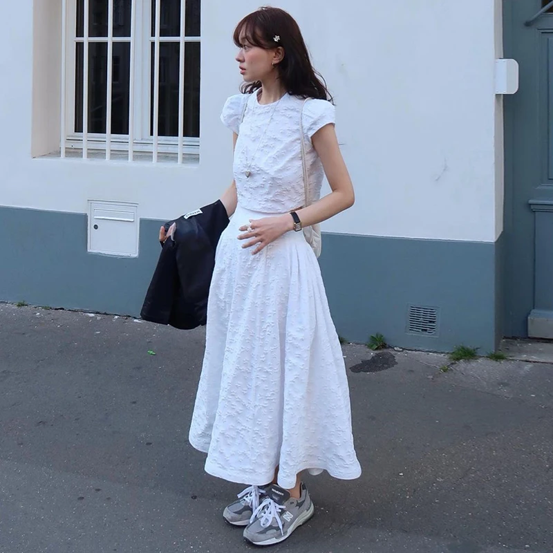 Chic Summer Women's T-irt with 3D Texture round Ne High Waist Slim Fit Midi Skirt Faionable Bodycon Sle Casual Outfit
Chic Summer Women's T-irt with 3D Texture round Ne High Waist Slim Fit Midi Skirt Faionable Bodycon Sle Casual Outfit