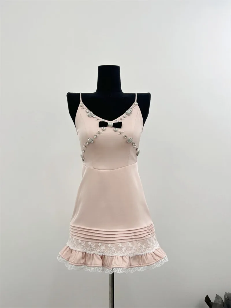 Sweet Hot Girl Pink Satin Rhinestone Strap Dress Women's Summer V-neck Slim Fit Lace A-line Short Dress Fashion Female Clothes
Sweet Hot Girl Pink Satin Rhinestone Strap Dress Women's Summer V-neck Slim Fit Lace A-line Short Dress Fashion Female Clothes