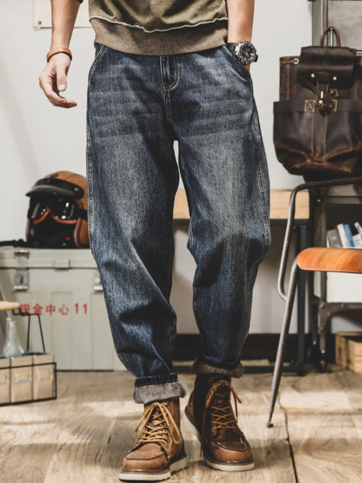 Jeans men's washed cotton American retro spring and autumn loose straight new casual long tide versatile simple velvet warm 1Pc
Jeans men's washed cotton American retro spring and autumn loose straight new casual long tide versatile simple velvet warm 1Pc