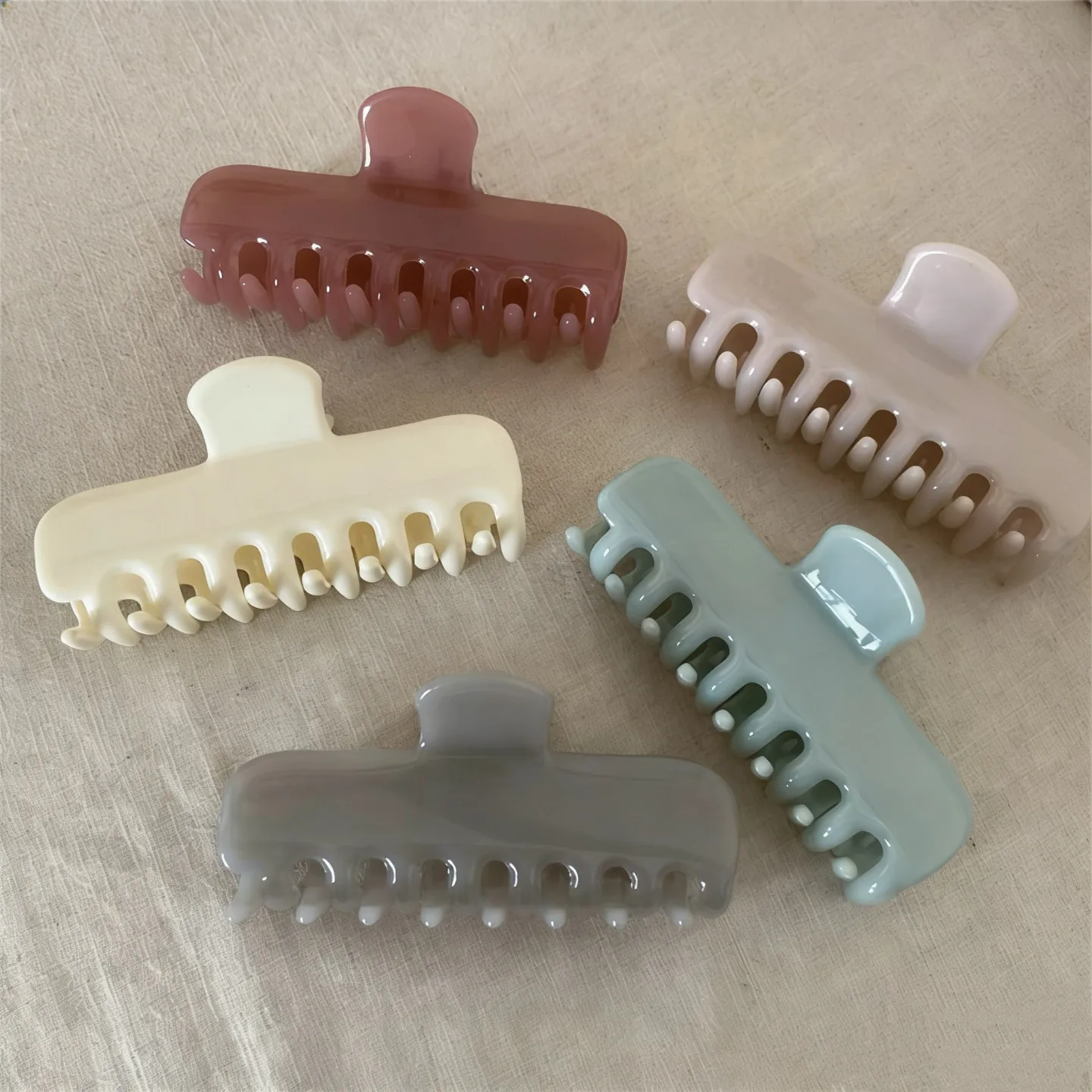 Acrylic Hair Claw Clip Shark Style for Half Updo Basic Daily Hair Accessory Premium Thick Comfortable Lightweight
Acrylic Hair Claw Clip Shark Style for Half Updo Basic Daily Hair Accessory Premium Thick Comfortable Lightweight