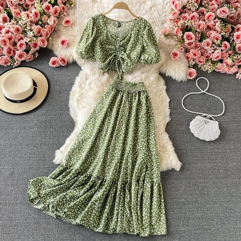 High Waisted Short Chiffon Shirt and High Waisted A-Line Skirt Floral Fresh Half Skirt Set Two Piece Set
High Waisted Short Chiffon Shirt and High Waisted A-Line Skirt Floral Fresh Half Skirt Set Two Piece Set