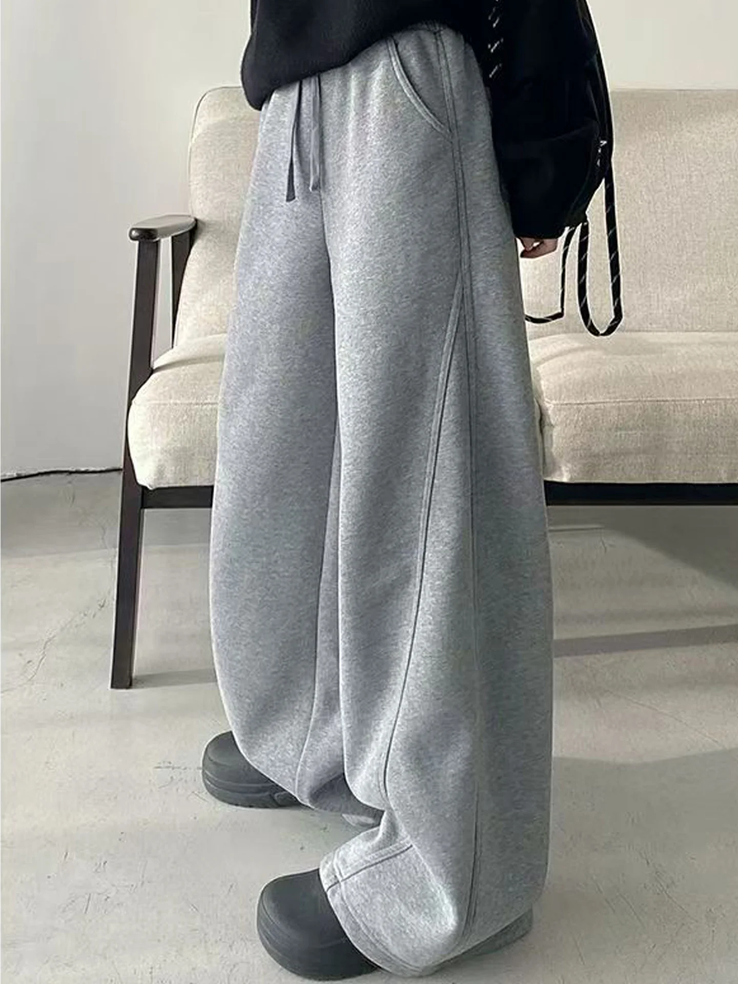 High Waist Wide Leg Casual Pants Loose Fit Drawstring Sporty Style Korean Fashion Summer 2026 Women's Premium Clothing
High Waist Wide Leg Casual Pants Loose Fit Drawstring Sporty Style Korean Fashion Summer 2026 Women's Premium Clothing