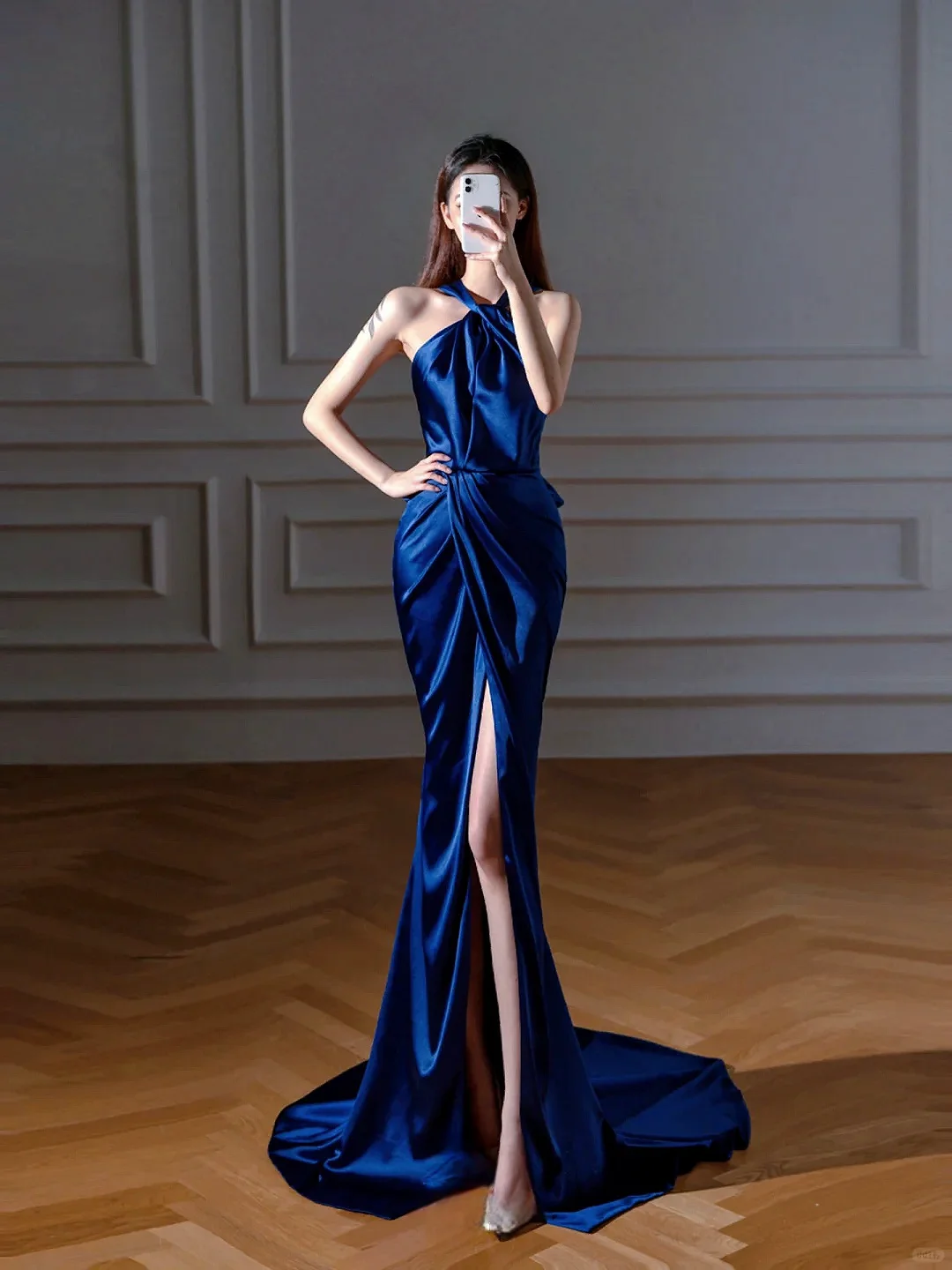 Royal Blue Woman Evening Dress Sexy Halter Side Slit Strapless Satin Backless Mermaid Pleated Woman Party Wedding Bride Gowns
Royal Blue Woman Evening Dress Sexy Halter Side Slit Strapless Satin Backless Mermaid Pleated Woman Party Wedding Bride Gowns