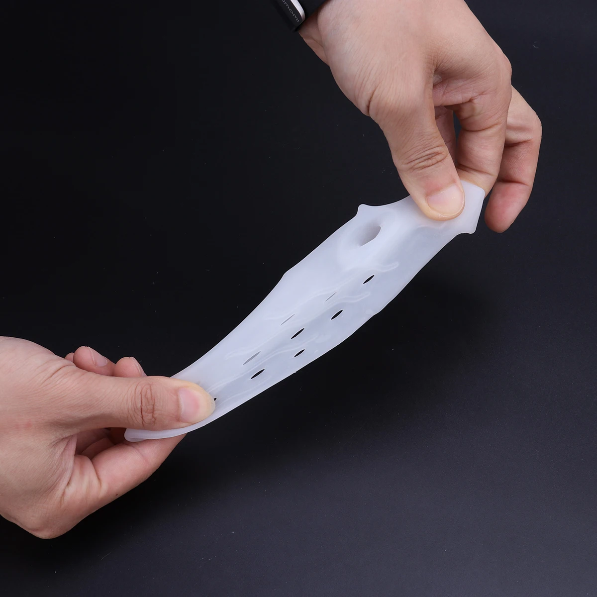 3-Hole Gel Toe Spacer for Hallux Valgus Bunion Correction Big Toe Straightener Separator Protector Soft Silicone Anti-Slip
3-Hole Gel Toe Spacer for Hallux Valgus Bunion Correction Big Toe Straightener Separator Protector Soft Silicone Anti-Slip