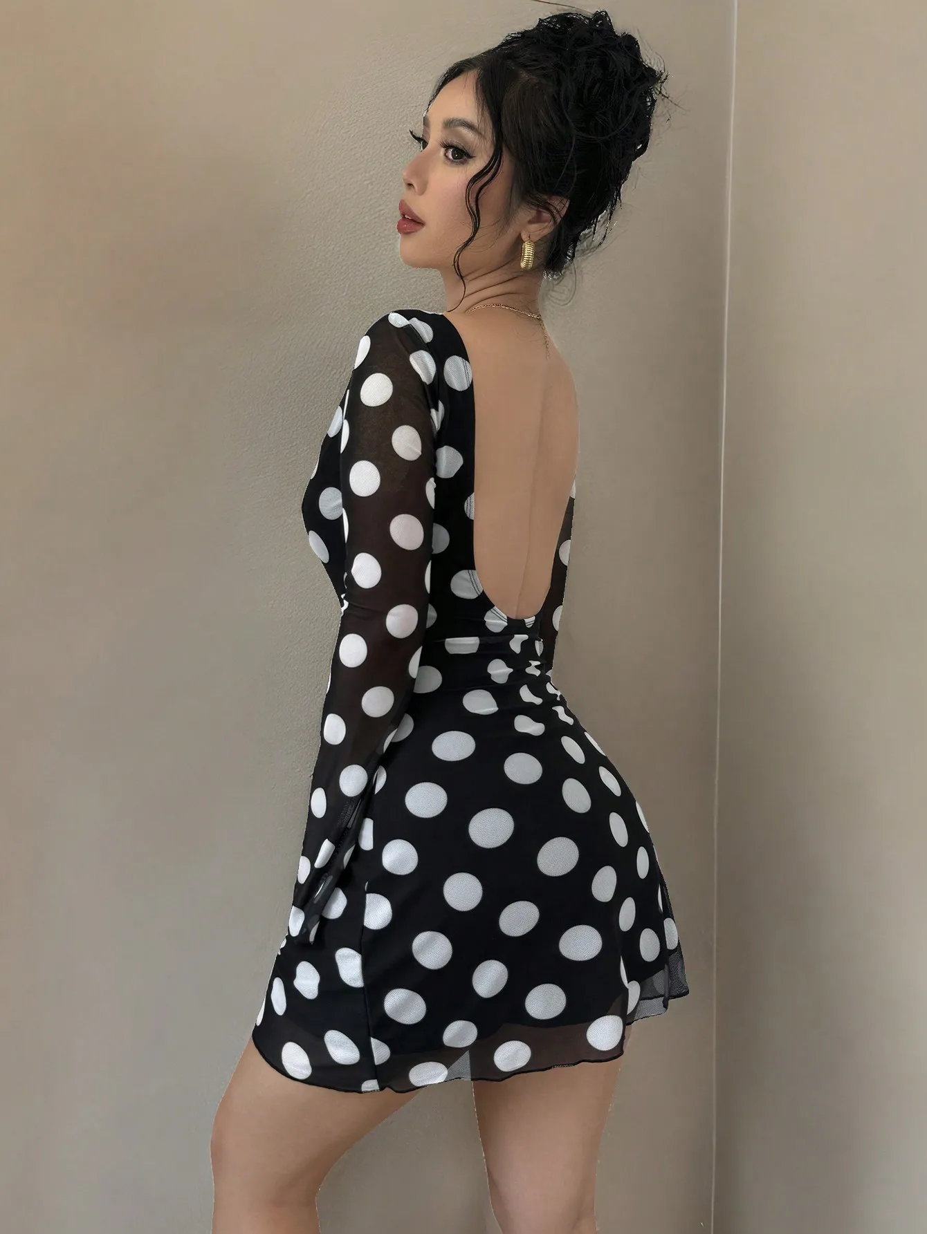 Women's Polka Dot Backless Mesh Mini Dress with Flare Sleeves
Women's Polka Dot Backless Mesh Mini Dress with Flare Sleeves