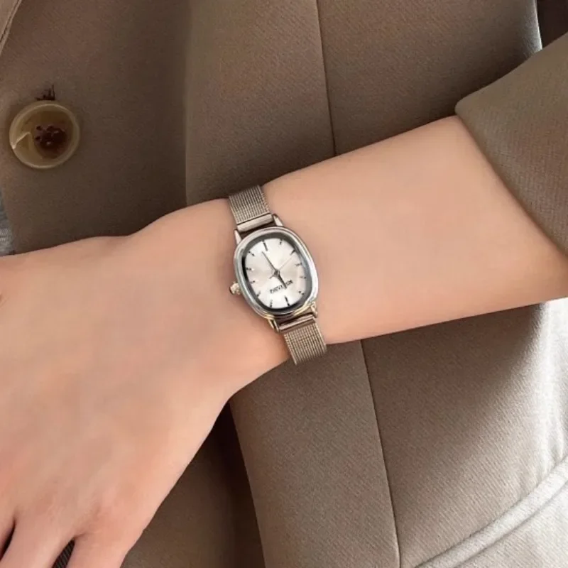 Small Oval Dial Green Watch Simple Stainless Steel Ladies Wristwatches Brand Women Luxury Gift Quartz Watch Dropshipping
Small Oval Dial Green Watch Simple Stainless Steel Ladies Wristwatches Brand Women Luxury Gift Quartz Watch Dropshipping