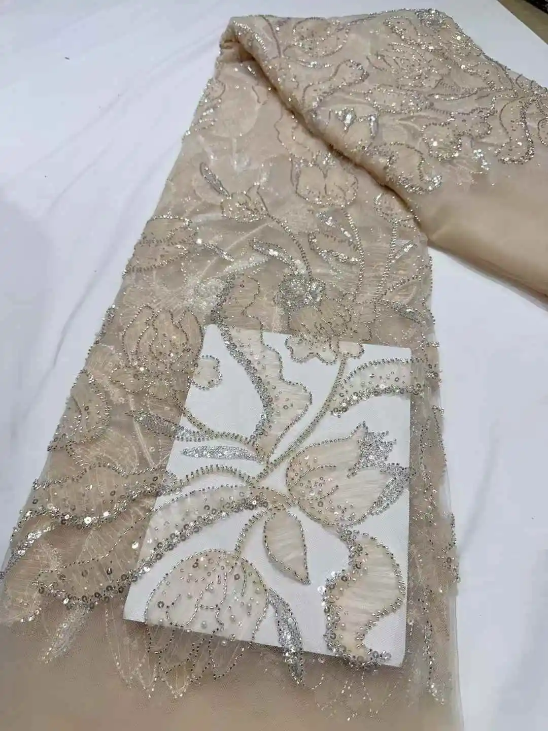 2025 New African French Nigerian High End Lace Fabric With Beads Sequins Mesh for Embroidery Wedding Party Bride Sewing Dress
2025 New African French Nigerian High End Lace Fabric With Beads Sequins Mesh for Embroidery Wedding Party Bride Sewing Dress