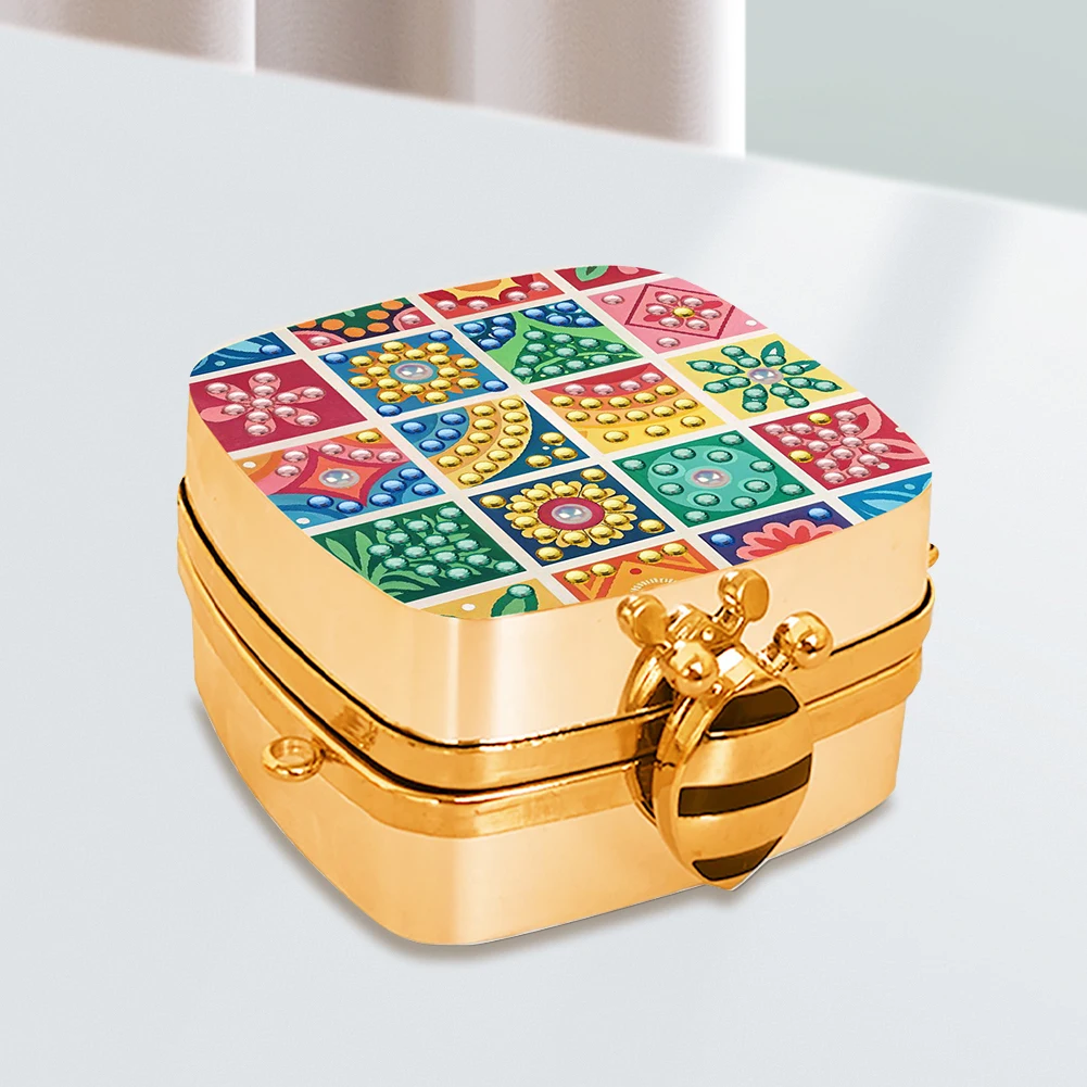 Small Grid Diamond Painting Mirror Bag Rhinestone Jewelry Box for Women (Gold)
Small Grid Diamond Painting Mirror Bag Rhinestone Jewelry Box for Women (Gold)