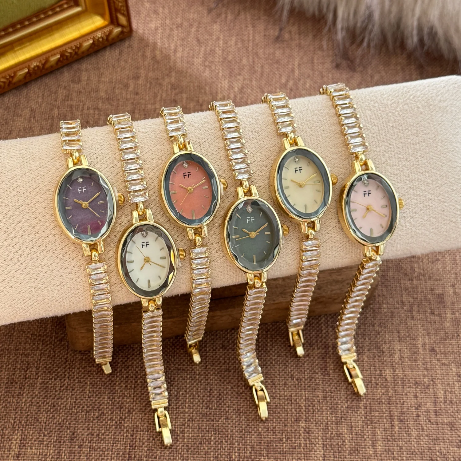 Light Luxury Fully Diamond Bracelet Women's Watches Elegant Oval Dial Quartz Watch Ladies Dress Wristwatches Clock Reloj Mujer
Light Luxury Fully Diamond Bracelet Women's Watches Elegant Oval Dial Quartz Watch Ladies Dress Wristwatches Clock Reloj Mujer