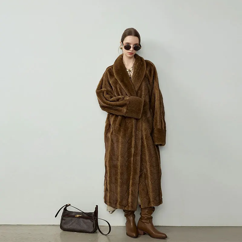 High-End Fur Coat Female Winter New Slimming Style Fruit Collar Bat Sleeve Artificial Fur Mink Imitating Mink Warm Overcoat
High-End Fur Coat Female Winter New Slimming Style Fruit Collar Bat Sleeve Artificial Fur Mink Imitating Mink Warm Overcoat