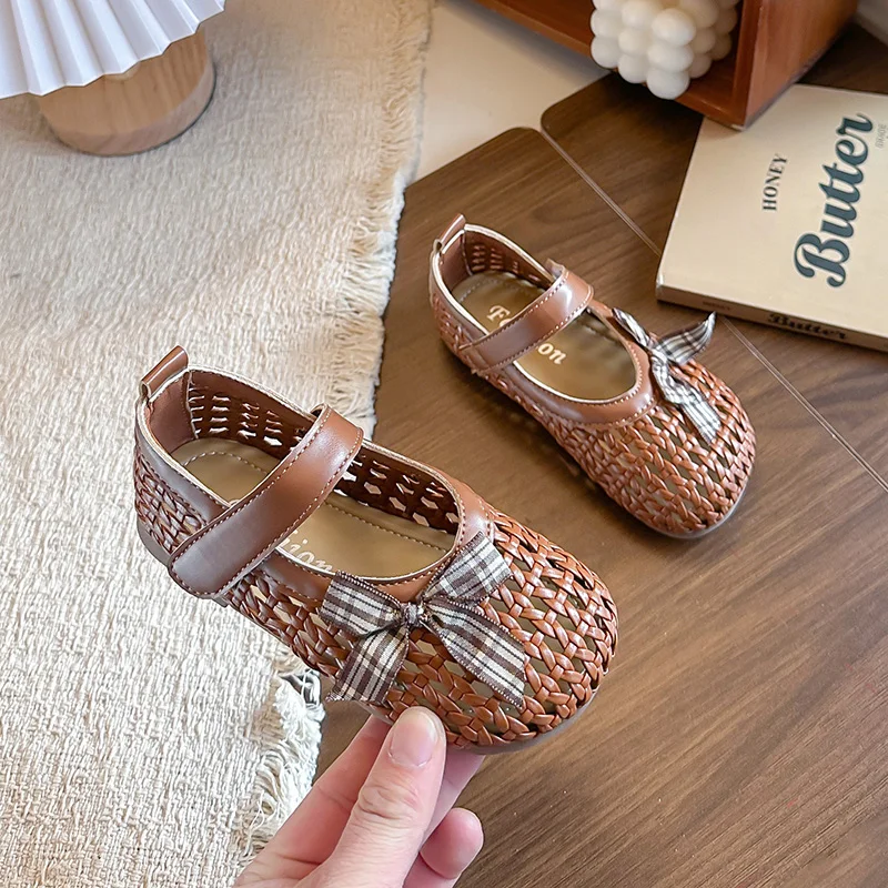 New Girl Dress Flat Shoes Causal Hollow-out Woven Children Bow Princess Shoes Ballet Non-slip Wedding Party Kids Mary Jane Shoes
New Girl Dress Flat Shoes Causal Hollow-out Woven Children Bow Princess Shoes Ballet Non-slip Wedding Party Kids Mary Jane Shoes