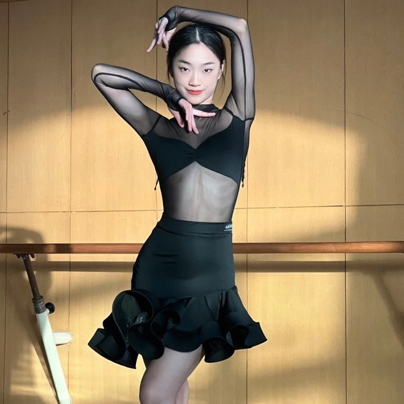 Черная одежда для соревнований по бальным танцам, сетчатый топ с рукавами, топ для латинских танцев, юбка для румбы, женские костюмы для выступлений для самбы, латинских танцев, SL13809
Черная одежда для соревнований по бальным танцам, сетчатый топ с рукавами, топ для латинских танцев, юбка для румбы, женские костюмы для выступлений для самбы, латинских танцев, SL13809