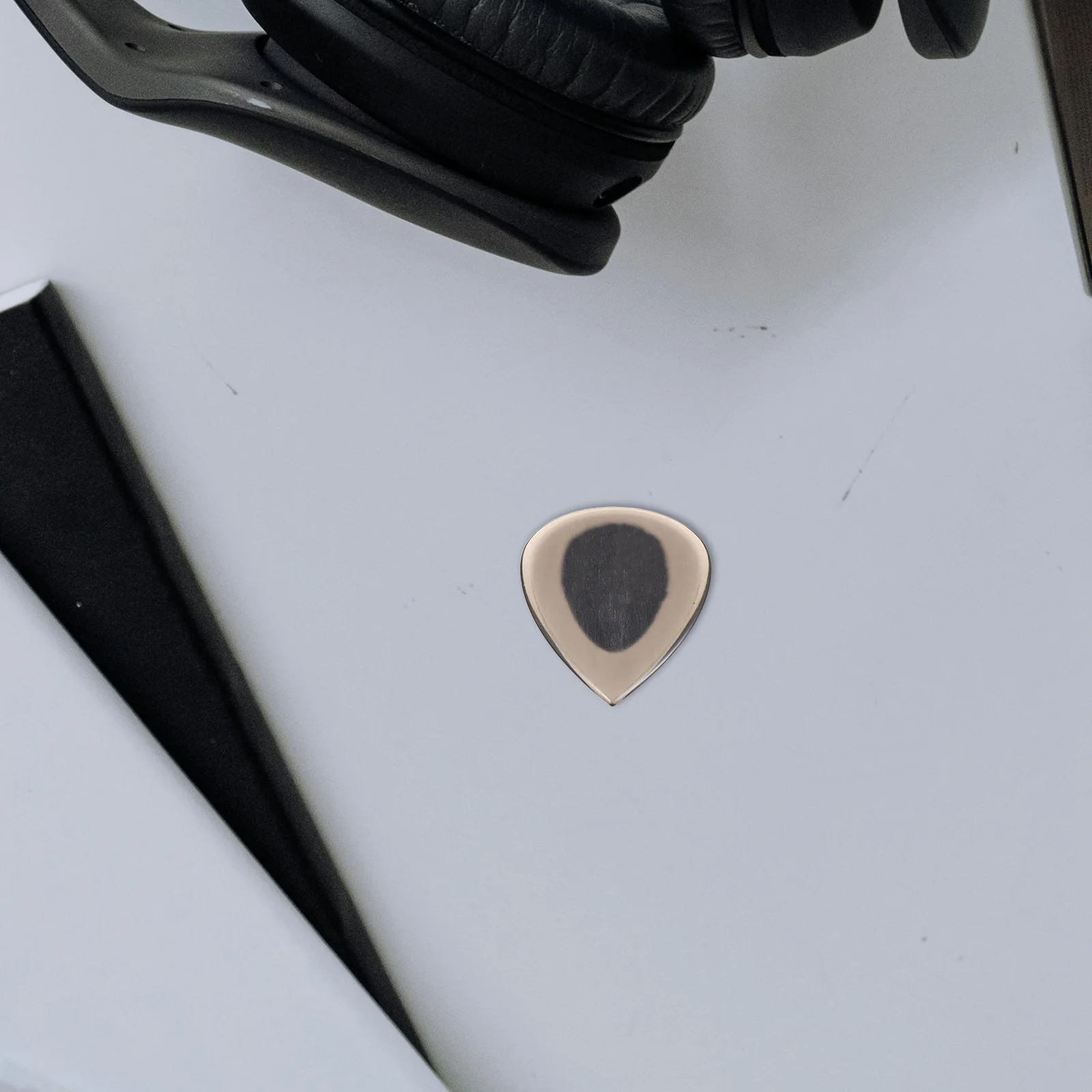 Bass Guitar Picks Anti-Slip Textured Grip for Jazz Electric Acoustic Guitar Beginners Musical Instrument Accessories
Bass Guitar Picks Anti-Slip Textured Grip for Jazz Electric Acoustic Guitar Beginners Musical Instrument Accessories