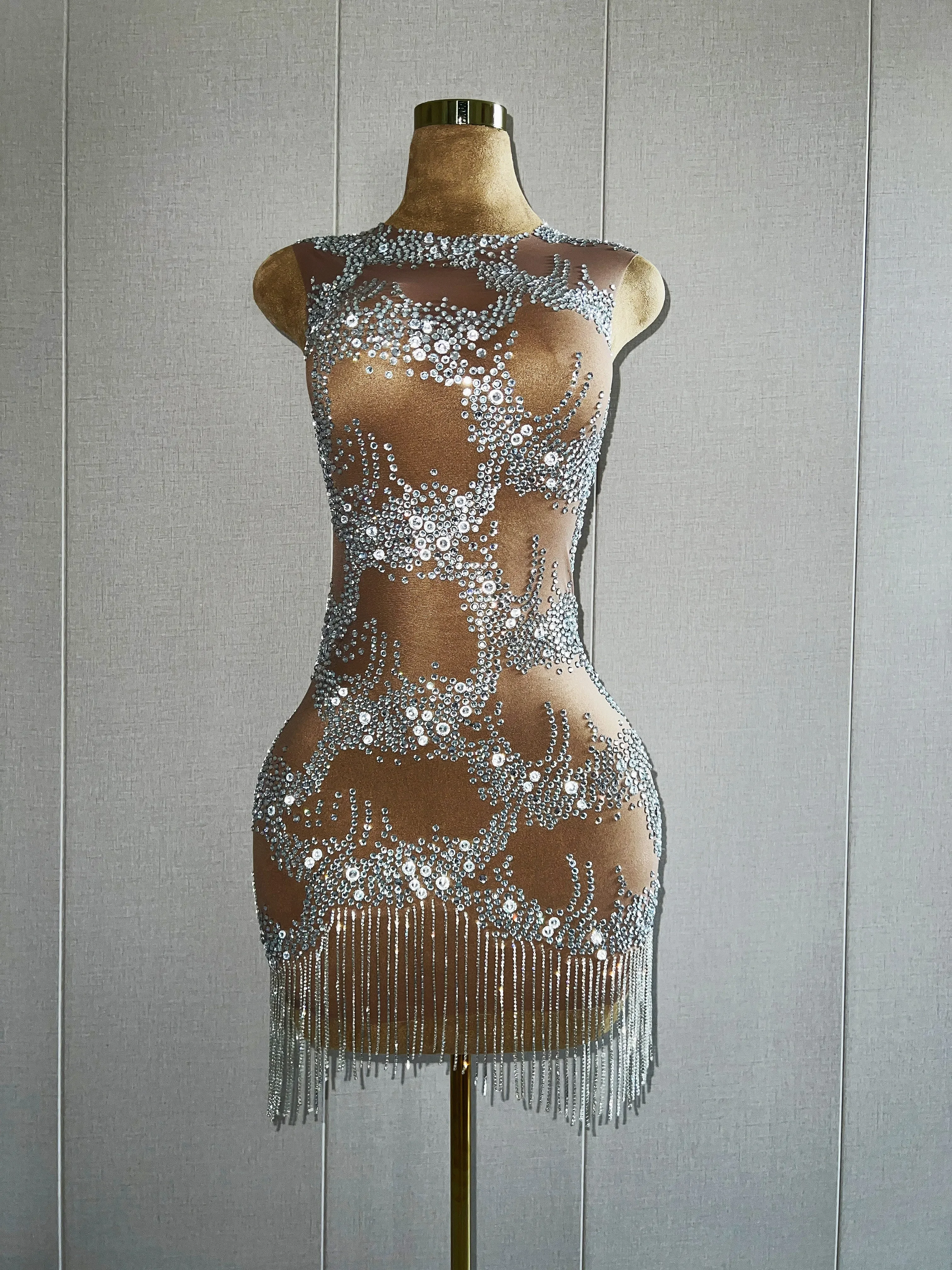 Celebrate Sexy Outfit Prom Wedding Dresses lianhua Evening Silver Crystals Fringes Transparent Sleeveless Dress Birthday
Celebrate Sexy Outfit Prom Wedding Dresses lianhua Evening Silver Crystals Fringes Transparent Sleeveless Dress Birthday