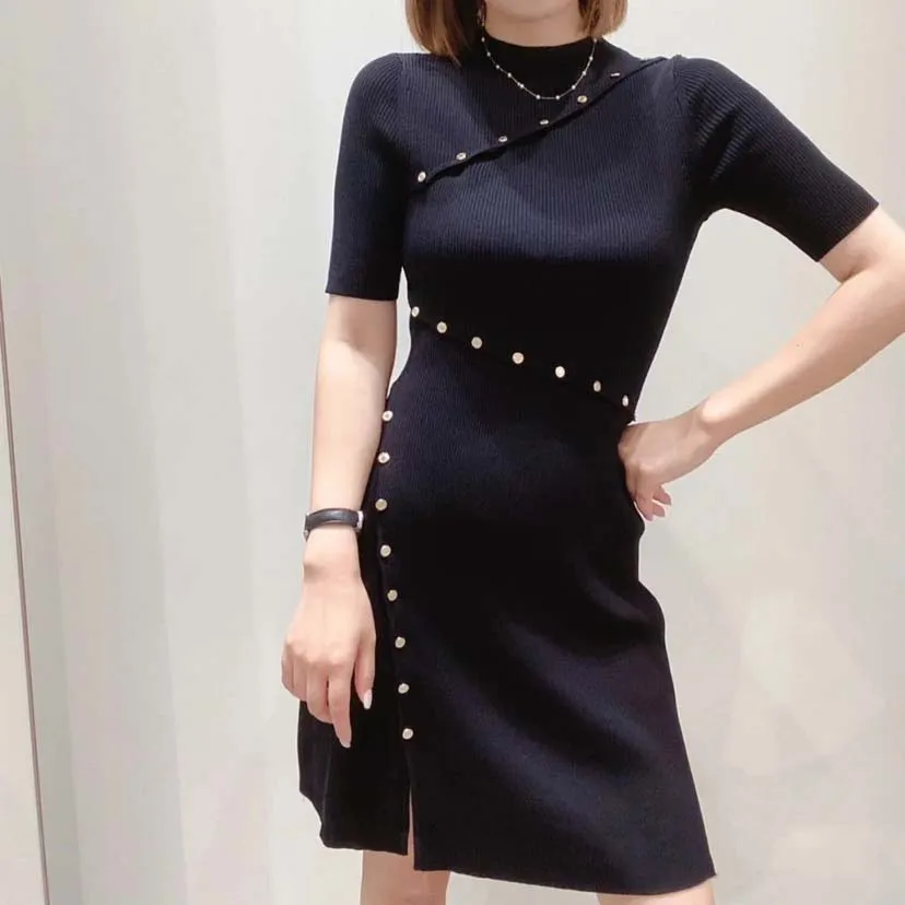 Women Thread Knit Mini Dress Buckle Decoration O-Neck Collar Short Sleeve Temperament Summer Ladies Mini Robe
Women Thread Knit Mini Dress Buckle Decoration O-Neck Collar Short Sleeve Temperament Summer Ladies Mini Robe