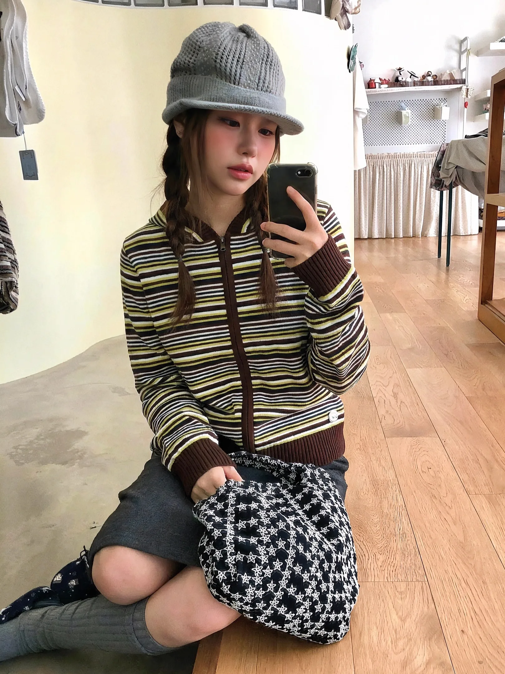 REOY Stu' Корейский стиль, приталенный вязаный кардиган на молнии, из мягкой шерстяной смеси, повседневный, с длинными рукавами, в полоску, верхняя одежда
REOY Stu' Корейский стиль, приталенный вязаный кардиган на молнии, из мягкой шерстяной смеси, повседневный, с длинными рукавами, в полоску, верхняя одежда