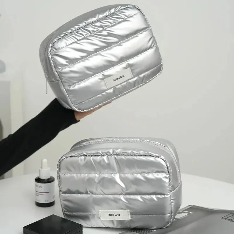 Fashion Large Capacity Makeup Bag Travel Organizer Portable Cosmetic Bag Multifunctional Storage Washbag for Women Girls
Fashion Large Capacity Makeup Bag Travel Organizer Portable Cosmetic Bag Multifunctional Storage Washbag for Women Girls