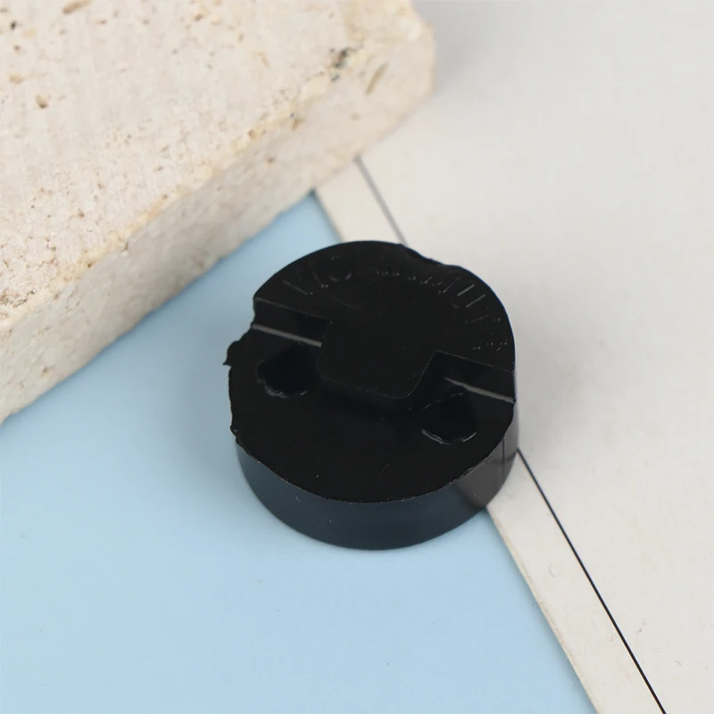 Новый резиновый глушитель для виолончели, скрипки, альта (1 шт.) – для практики, снижения громкости, чтобы не беспокоить других во время отдыха.
Новый резиновый глушитель для виолончели, скрипки, альта (1 шт.) – для практики, снижения громкости, чтобы не беспокоить других во время отдыха.