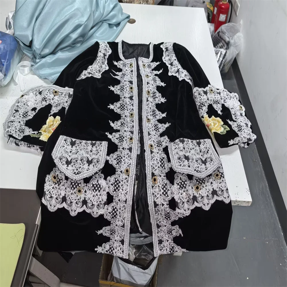 1700s Rococo Baroque Tuxedo Suit Louis XVI rench Court Nobleman Black Luxurious Costume Venice Ball Gown
1700s Rococo Baroque Tuxedo Suit Louis XVI rench Court Nobleman Black Luxurious Costume Venice Ball Gown