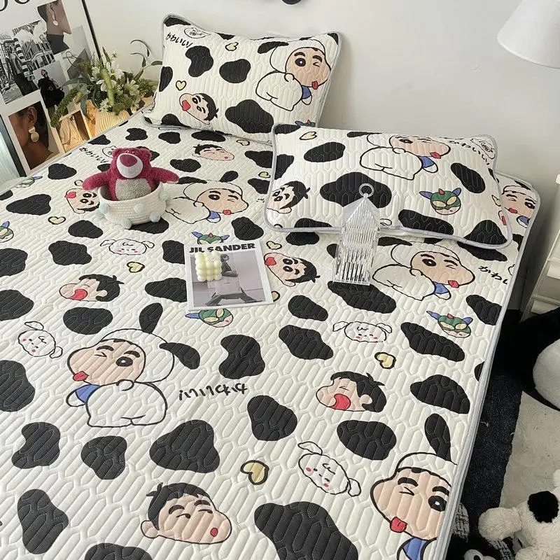 Новинка Kawaii симпатичный карандаш Shin-Chan летний крутой латексный коврик моющийся набор из трех предметов аниме мультфильм Ins милый подарок для девочки на день рождения
Новинка Kawaii симпатичный карандаш Shin-Chan летний крутой латексный коврик моющийся набор из трех предметов аниме мультфильм Ins милый подарок для девочки на день рождения
