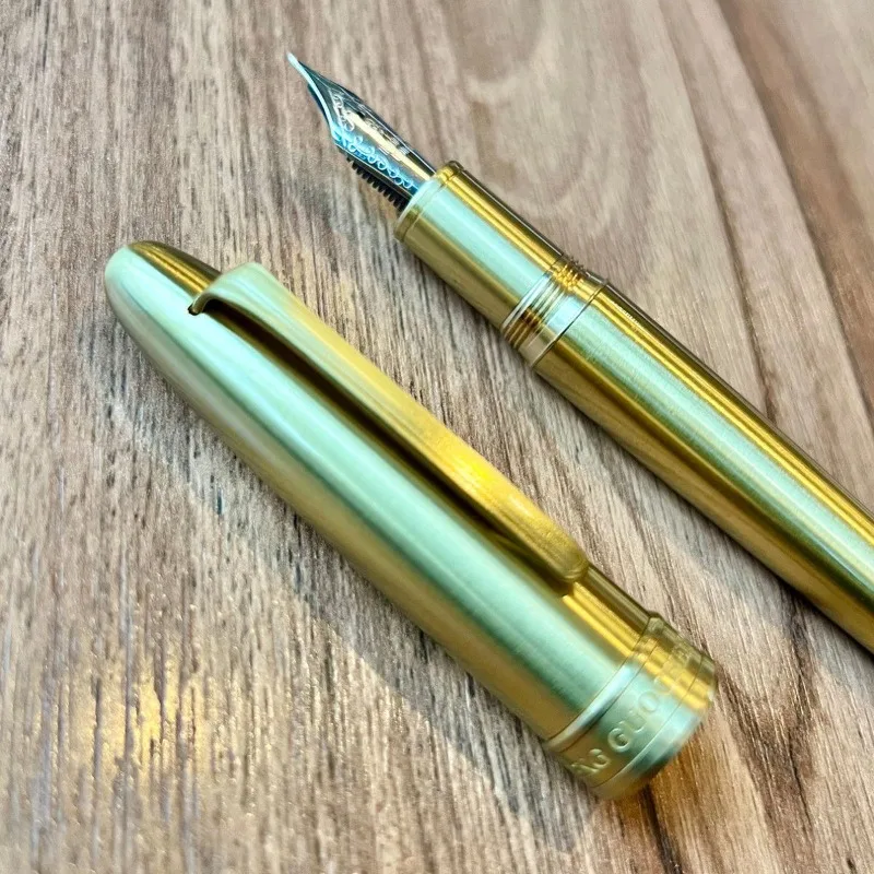 Латунная ручка, полностью медная перьевая ручка GUOCHEN 0.5F с изогнутым серебряным наконечником 0.7, каллиграфическая ручка, милый подарок, школьные принадлежности, 2026 ручек
Латунная ручка, полностью медная перьевая ручка GUOCHEN 0.5F с изогнутым серебряным наконечником 0.7, каллиграфическая ручка, милый подарок, школьные принадлежности, 2026 ручек