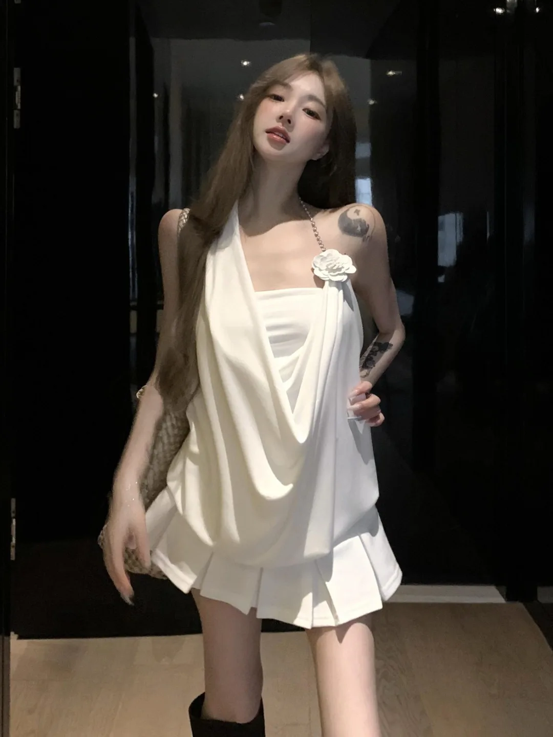 Summer New High Waist Pleated Short Skirt Sexy Two-Piece Set Women's Fashion Chic Anti-Wrinkle Medium Thickness Short Sleeve
Summer New High Waist Pleated Short Skirt Sexy Two-Piece Set Women's Fashion Chic Anti-Wrinkle Medium Thickness Short Sleeve