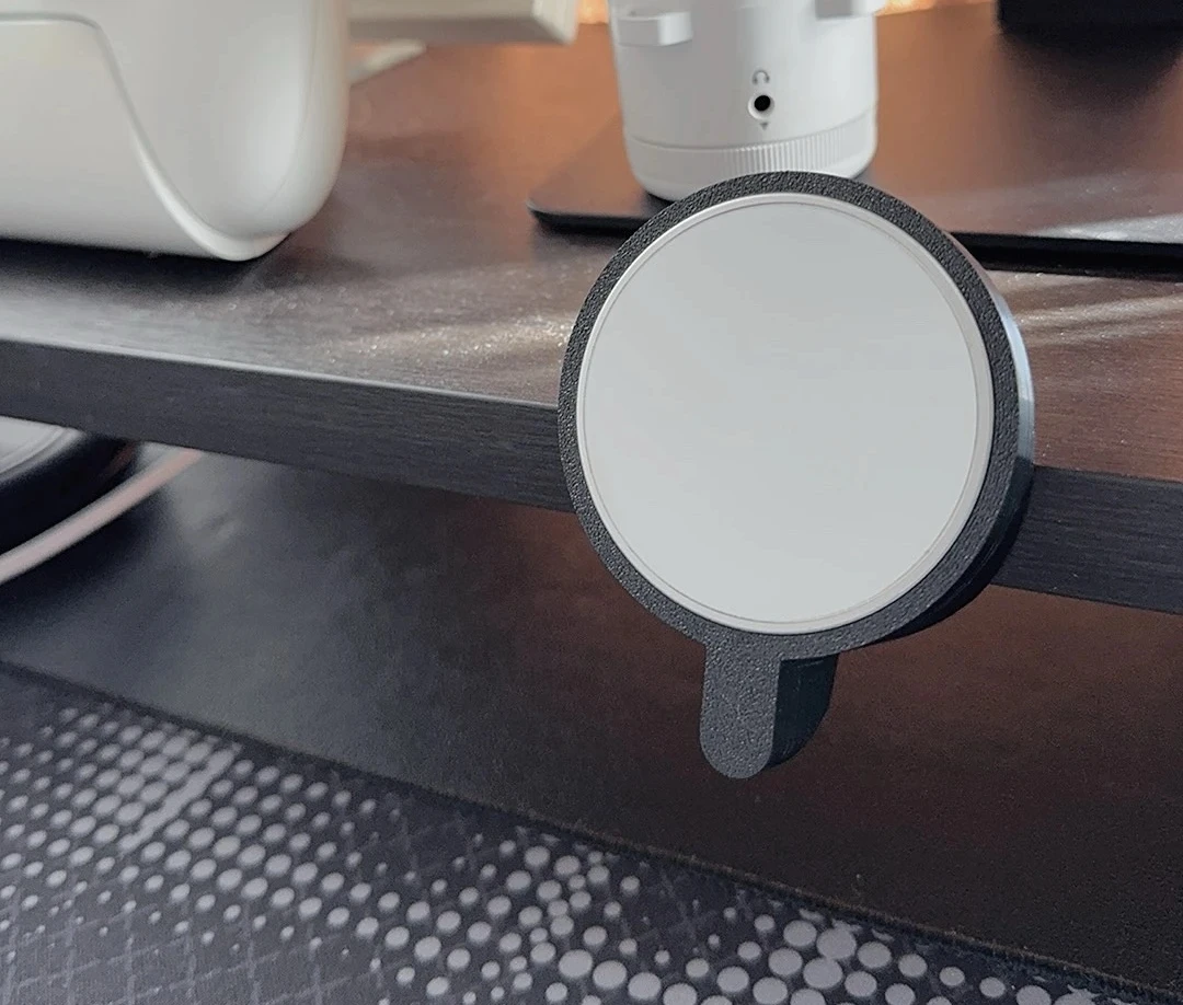 Adapt to For MagSafe bracket modification with special double-sided tape and screw fixation
Adapt to For MagSafe bracket modification with special double-sided tape and screw fixation