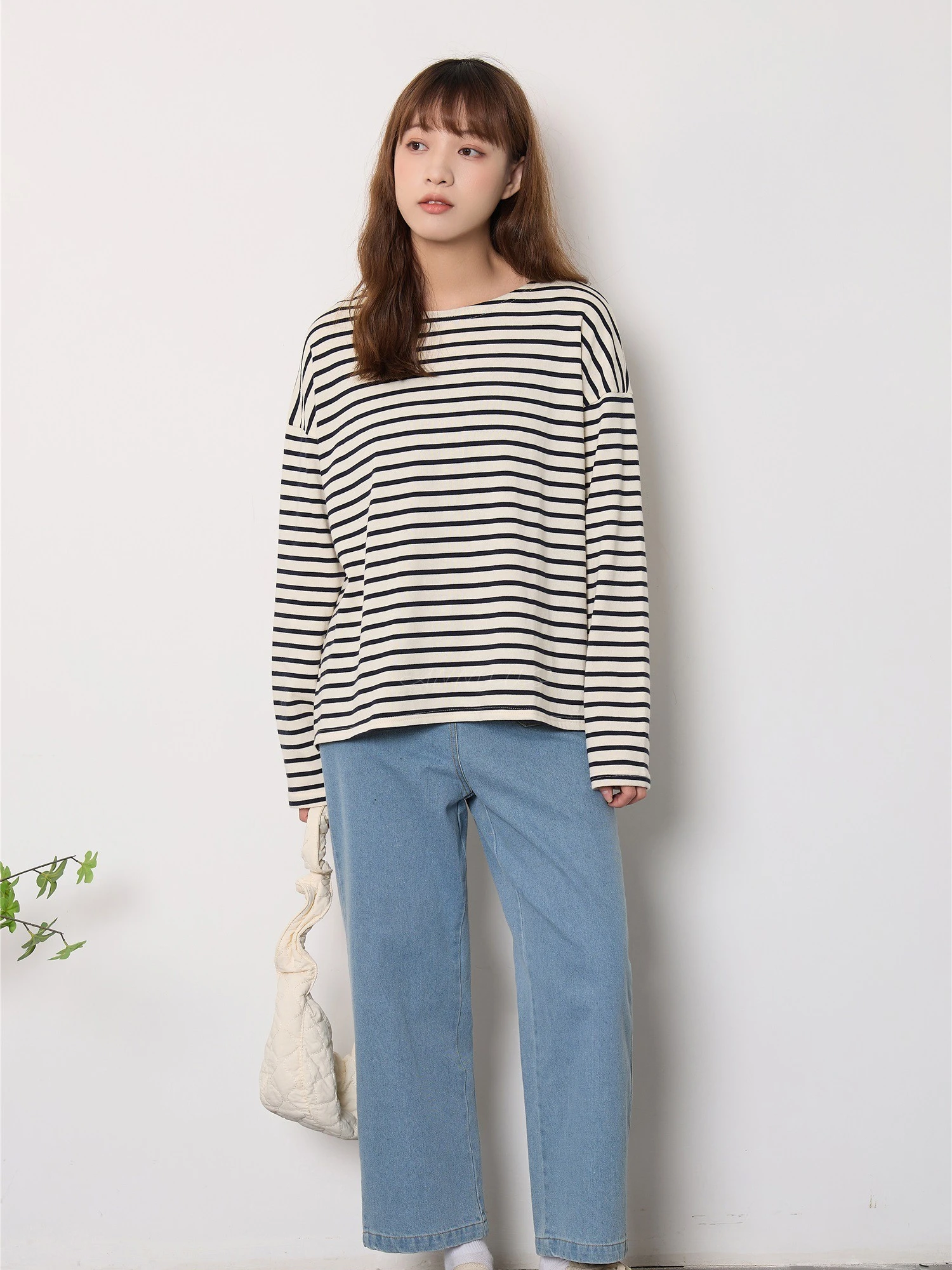 Классический полосатый длинный свитер-футболка женский повседневный свободный топ-свитшот осенний новый из смесового хлопка и полиэстера с круглым вырезом
Классический полосатый длинный свитер-футболка женский повседневный свободный топ-свитшот осенний новый из смесового хлопка и полиэстера с круглым вырезом