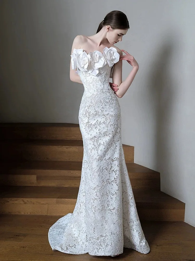 White Strapless Wedding Dresses Big Blossoms Sleeveless Embroidered Print Floor Length Lace Backless Party Bride Evening Gown
White Strapless Wedding Dresses Big Blossoms Sleeveless Embroidered Print Floor Length Lace Backless Party Bride Evening Gown