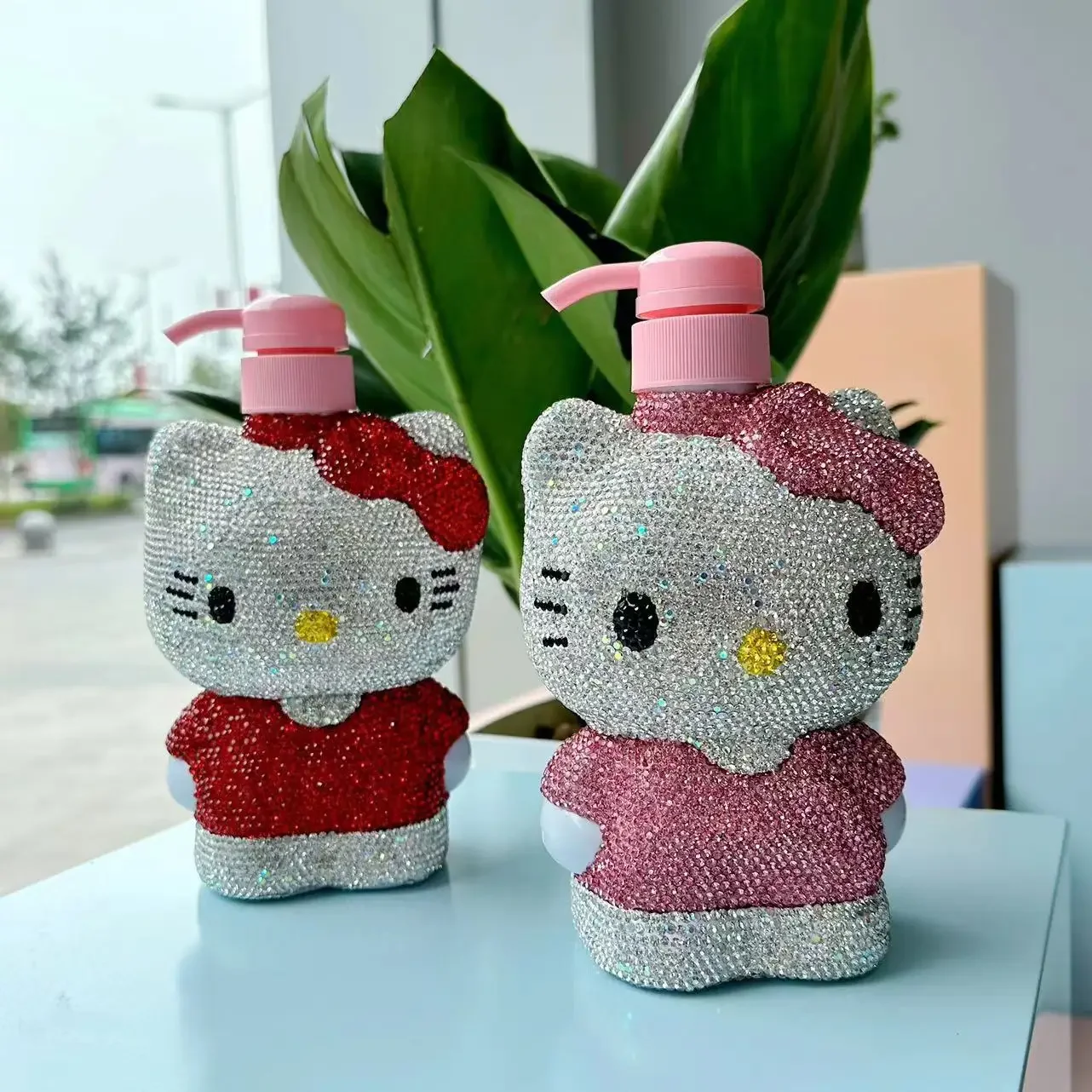 Kawaii Sanrio, Hello Kitty бутылка для душа шампуня ручной пустой Хранения Туалетных принадлежностей подарок для девушек женщин домашний декор
Kawaii Sanrio, Hello Kitty бутылка для душа шампуня ручной пустой Хранения Туалетных принадлежностей подарок для девушек женщин домашний декор