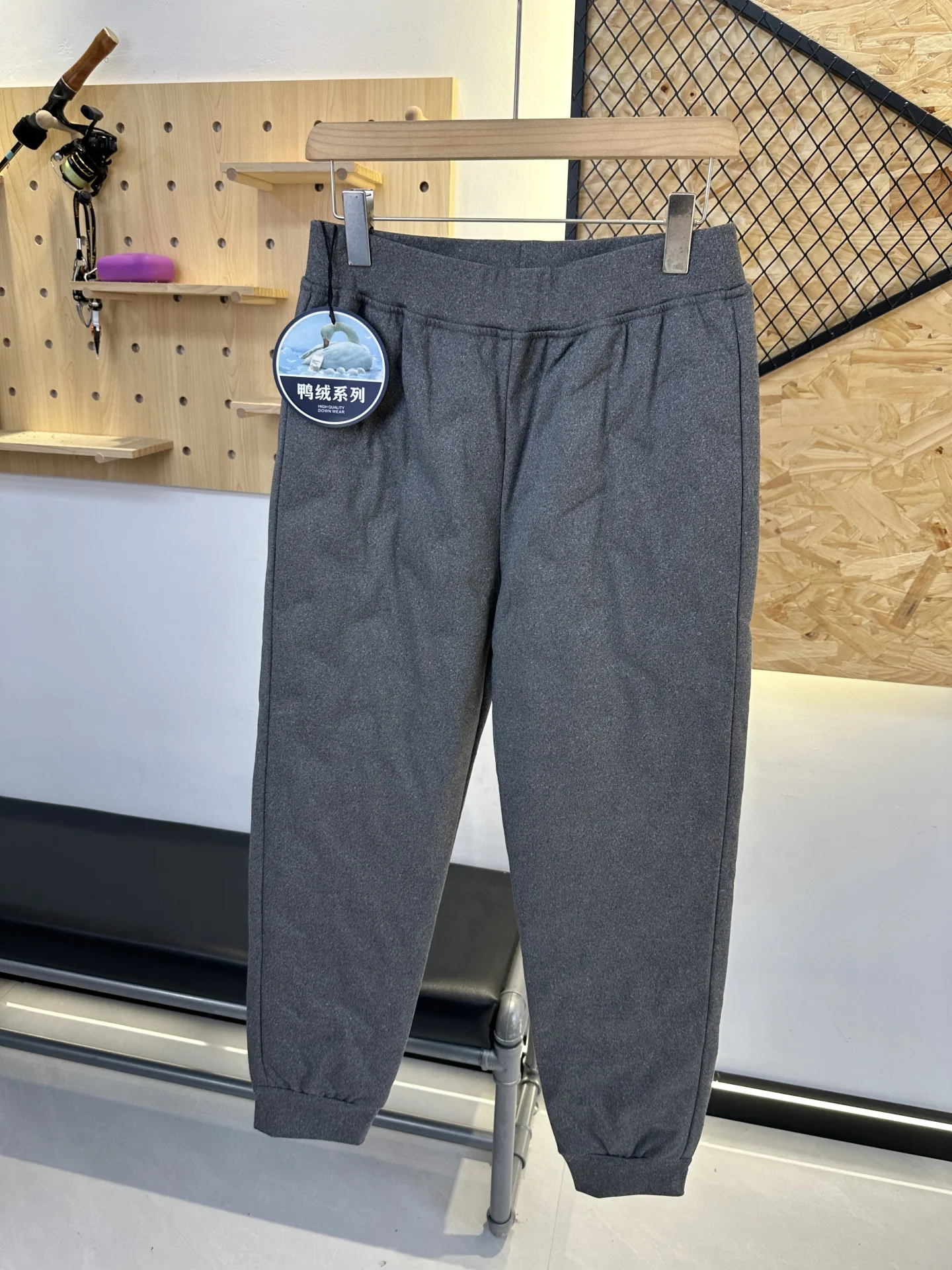 Мужские зимние повседневные термобрюки с наполнителем из пуха, ультралегкие, теплые, длинные, прямого кроя, с эластичным поясом, из полиэфирного волокна
Мужские зимние повседневные термобрюки с наполнителем из пуха, ультралегкие, теплые, длинные, прямого кроя, с эластичным поясом, из полиэфирного волокна