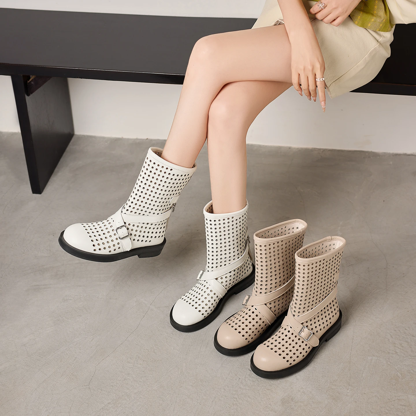 Genuine Leather Cowhide Women's Sandals, Hollow Out Breathable Summer Mesh Ankle boots, Fashion Heels Womens Shoes
Genuine Leather Cowhide Women's Sandals, Hollow Out Breathable Summer Mesh Ankle boots, Fashion Heels Womens Shoes