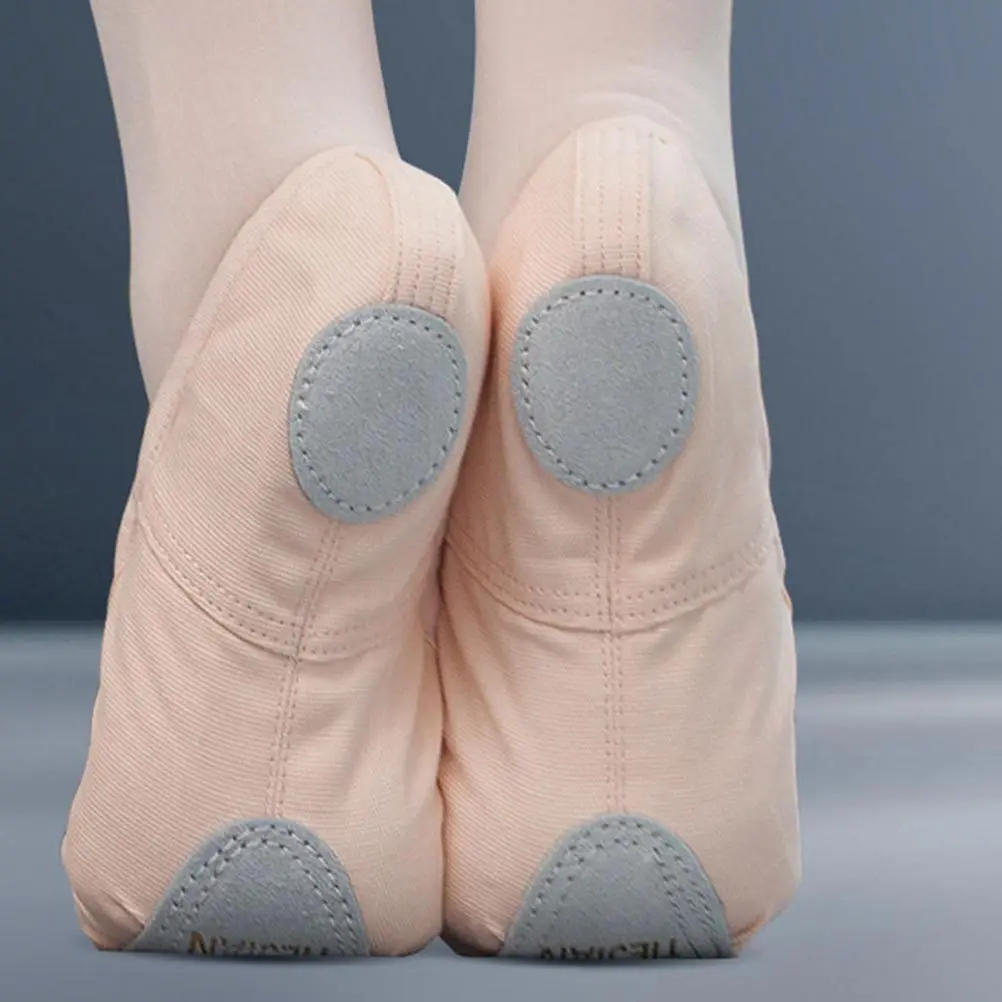 1Pair Soft Sole Ballet Slippers Breathable Comfortable Elastic Cross Band for Yoga Folk Dance Modern Ballet Jazz Ballroom Kids
1Pair Soft Sole Ballet Slippers Breathable Comfortable Elastic Cross Band for Yoga Folk Dance Modern Ballet Jazz Ballroom Kids