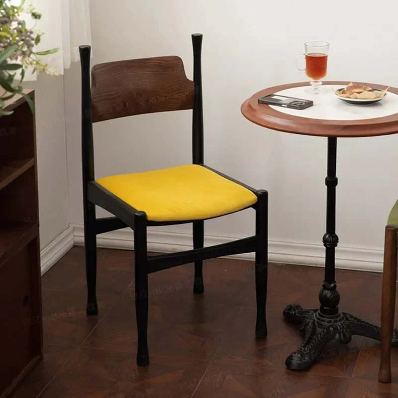 French retro dining chair Nordic designer soft bag medieval solid wood chair living room home leisure simple back chair
French retro dining chair Nordic designer soft bag medieval solid wood chair living room home leisure simple back chair