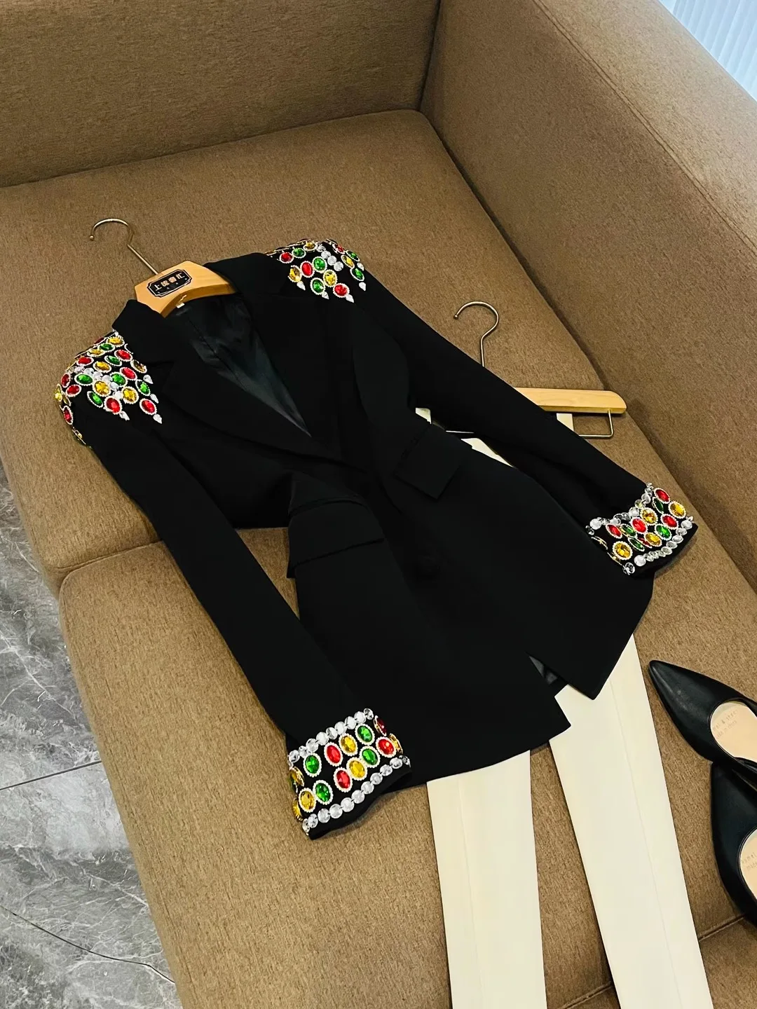 Winter 2025 Heavy Embroidery Jewelry Stone OL Commute Top Coat Women's Busin Suit Jaet Long Sve Regular Fit Medium Le...
Winter 2025 Heavy Embroidery Jewelry Stone OL Commute Top Coat Women's Busin Suit Jaet Long Sve Regular Fit Medium Le...