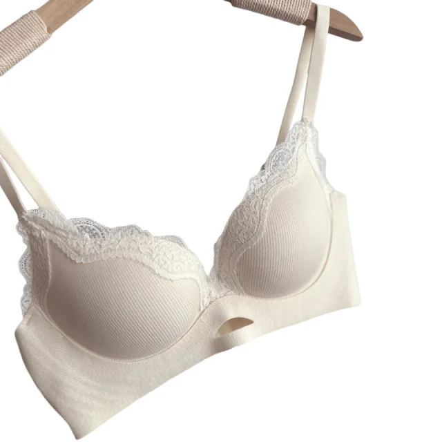 All-in-One Wireless Bra for Small Chest, Sexy Lace with Brushed Lining, Push Up & Anti Side Boob Support KUCLUT Sexy Bra AB
All-in-One Wireless Bra for Small Chest, Sexy Lace with Brushed Lining, Push Up & Anti Side Boob Support KUCLUT Sexy Bra AB