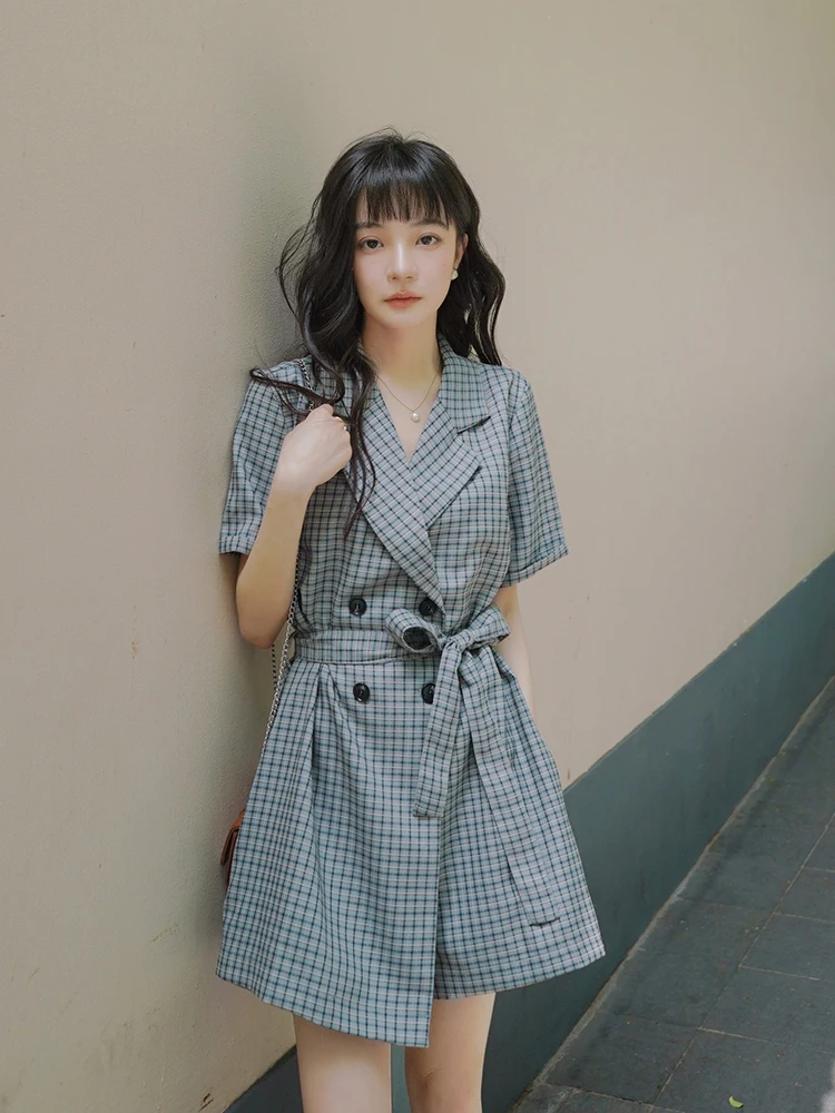 Elegant Plaid One-piece Shorts Jumpsuit Women 2022 Summer Korean Style Suit Collar Short Sleeve Wide Leg Rompers Overalls 1832
Elegant Plaid One-piece Shorts Jumpsuit Women 2022 Summer Korean Style Suit Collar Short Sleeve Wide Leg Rompers Overalls 1832