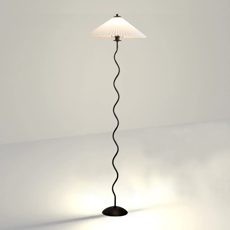 Minimalist floor lamp, living room, homestay, Nordic pleated high-end feeling, bedroom decoration, atmosphere table lamp
Minimalist floor lamp, living room, homestay, Nordic pleated high-end feeling, bedroom decoration, atmosphere table lamp
