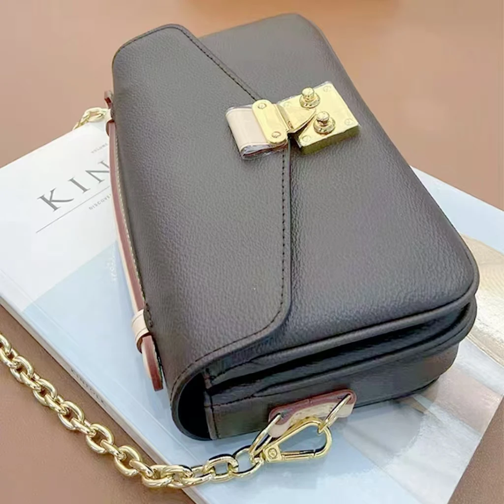 Casual Belt Buckle Suede Bag For Women fashion 2025 Single Shoulder Underarm Bag Ladies Fashion Handbag Large Capacity Totes Bag
Casual Belt Buckle Suede Bag For Women fashion 2025 Single Shoulder Underarm Bag Ladies Fashion Handbag Large Capacity Totes Bag