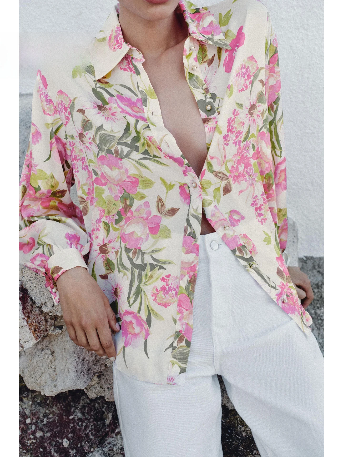 Summer 2026 Women's Loose Long Sleeve Silk Satin Print Shirt Casual Style Floral Pattern Comfortable Feeling Quality Shirt
Summer 2026 Women's Loose Long Sleeve Silk Satin Print Shirt Casual Style Floral Pattern Comfortable Feeling Quality Shirt