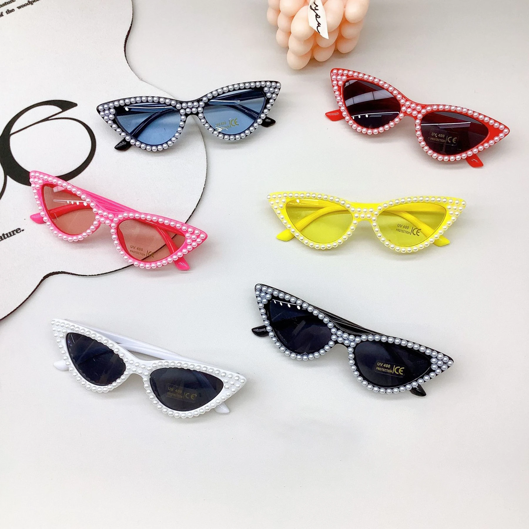 Fashionable children's sunglasses with concave design trend. Fashionable baby sunglasses are UV resistant and trendy for both
Fashionable children's sunglasses with concave design trend. Fashionable baby sunglasses are UV resistant and trendy for both