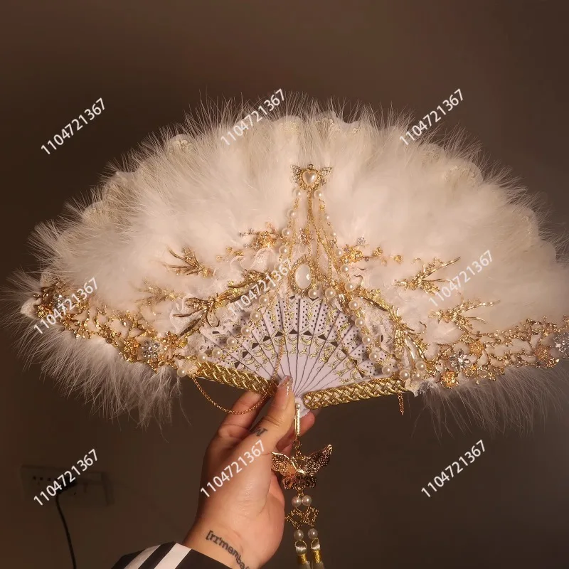 Feather fan Lolita dance cheongsam catwalk folding fan retro nostalgic Hanfu fairy gas lace fan photography shooting
Feather fan Lolita dance cheongsam catwalk folding fan retro nostalgic Hanfu fairy gas lace fan photography shooting