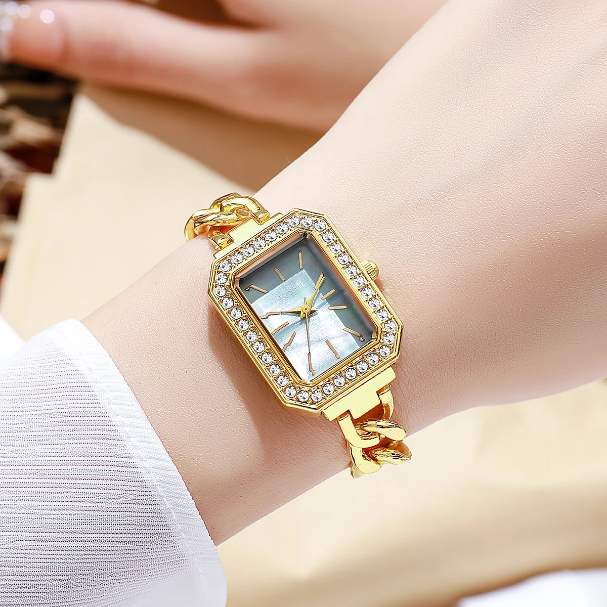 Chic Gold Chain Women's Watch - Crystal Rhinestone Square Bezel, 2 Dial Options (White/Blue), Minimalist Quartz Wristwatch for L
Chic Gold Chain Women's Watch - Crystal Rhinestone Square Bezel, 2 Dial Options (White/Blue), Minimalist Quartz Wristwatch for L